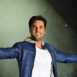 David Bustamante entregado a sus fans en su concierto en Estepona del 'Tour Amor de los Dos'