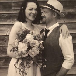 Laura Prepon y Ben Foster, muy felices el día de su boda