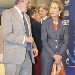 La Infanta Elena y Carlos García Revenga en los premios 'Todos somos Estudiantes'