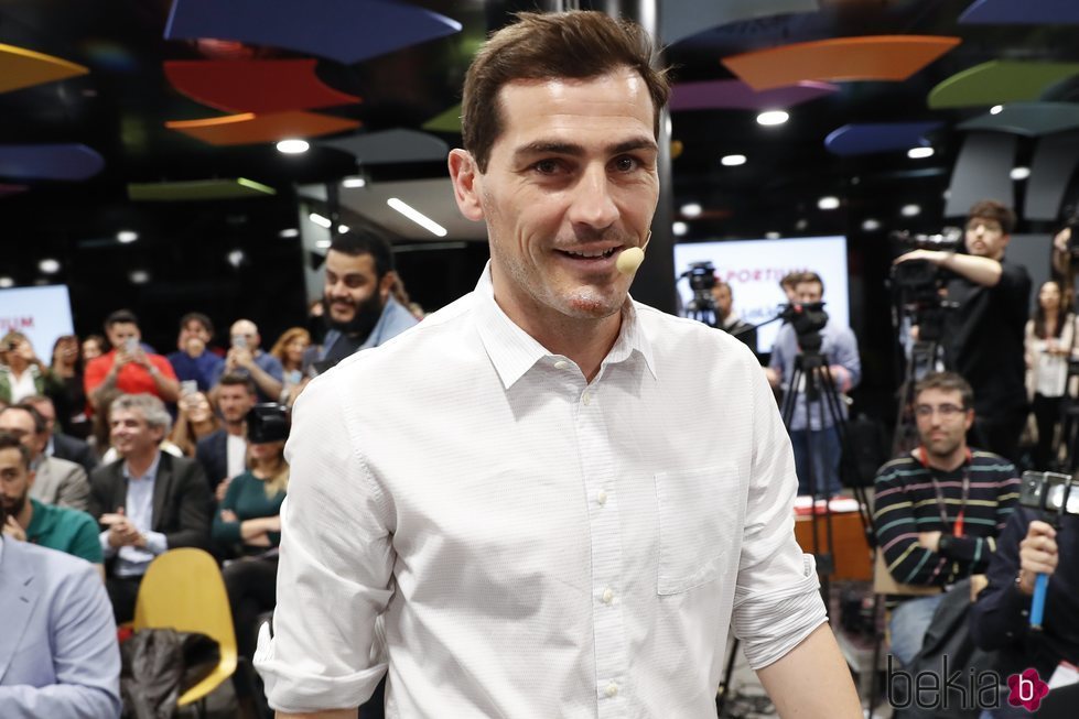 Iker Casillas en una presentación con 'Sportium'