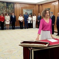 Meritxell Batet prometiendo su cargo de Ministra de Política Territorial y Función Pública ante el Rey Felipe