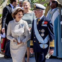 Carlos Gustavo y Silvia de Suecia en el bautizo de Adrienne de Suecia