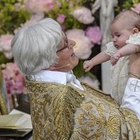 Antje Jackelén con Adrienne de Suecia en su bautizo