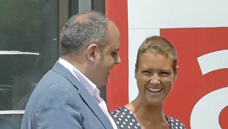 María Jesús Ruiz con Julio Ruz a su llegada a Andújar tras 'Supervivientes 2018'