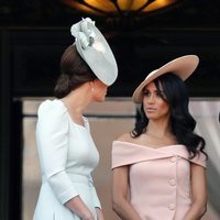 Kate Middleton y Meghan Markle en el balcón del Palacio de Buckingham en el Trooping The Colour 2018