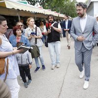 Màxim Huerta paseando en la Feria del Libro de Madrid de 2018