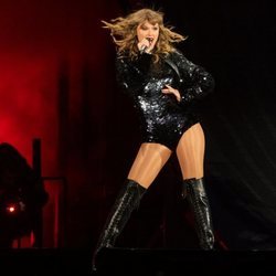 Taylor Swift durante uno de sus conciertos de la gira 'Reputation' en Los Ángeles