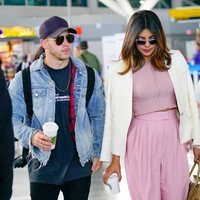 Nick Jonas y Priyanka Chopra pillados juntos en el aeropuerto de Nueva York