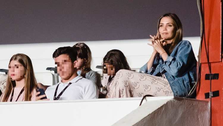 Rosanna Zanetti y Ella Bisbal en el concierto de David Bisbal en Roquetas de Mar