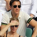 Clive Owen viendo la final del Roland Garros 2018