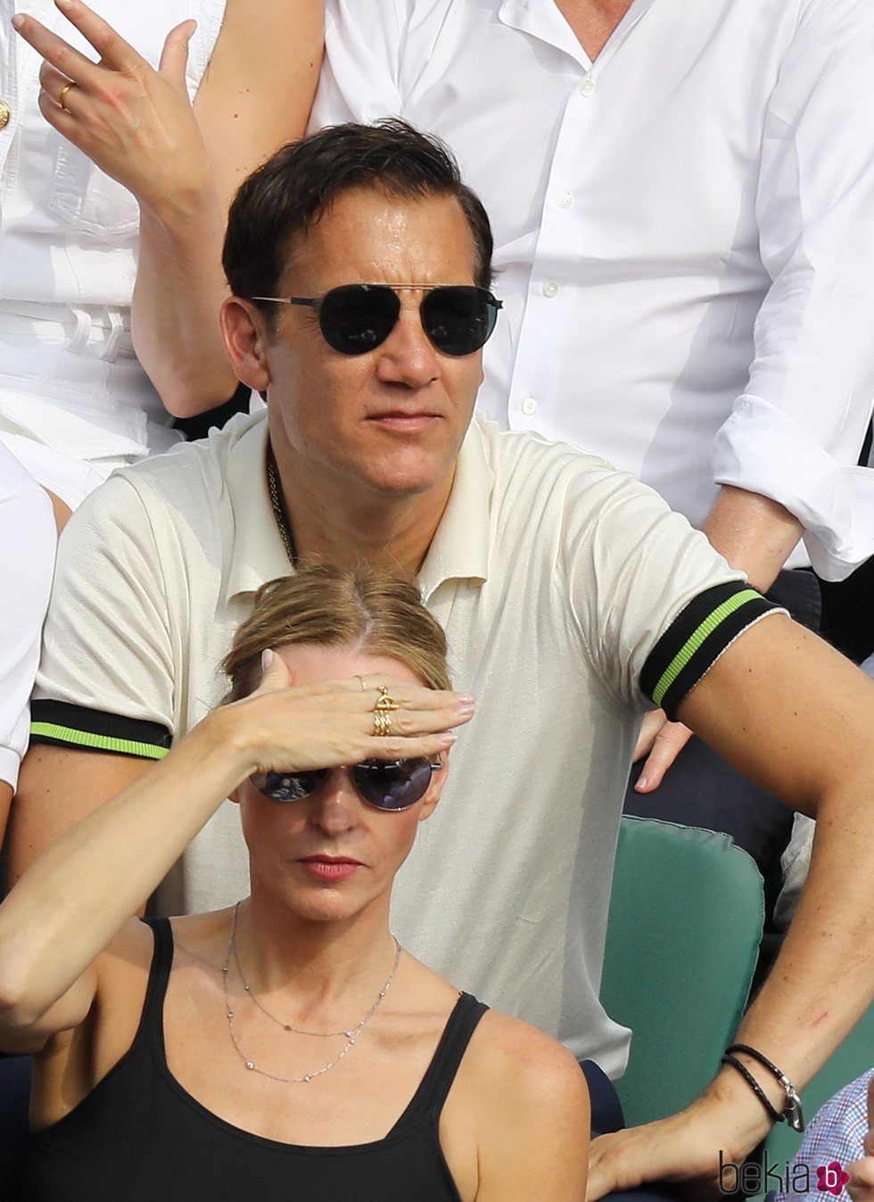 Clive Owen viendo la final del Roland Garros 2018