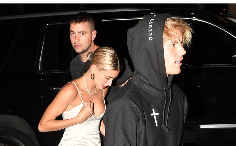 Justin Bieber y Hailey Baldwin en una discoteca de Miami