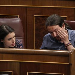 Irene Montero y Pablo Iglesias en una sesión del Congreso de los Diputados