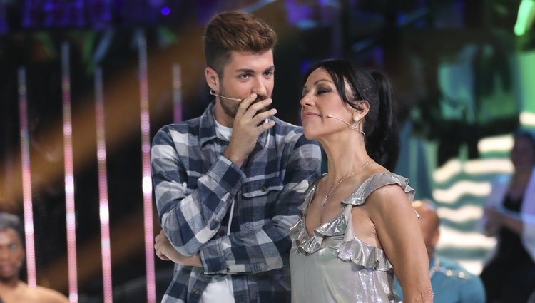 Maite Galdeano hablando con Alejandro Albalá en el plató de 'Supervivientes 2018'