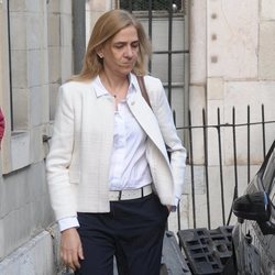 La Infanta Cristina, seria y cabizbaja tras conocerse la sentencia del Supremo sobre Iñaki Urdangarin