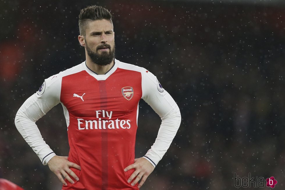 Oliver Giroud en un partido con el Arsenal