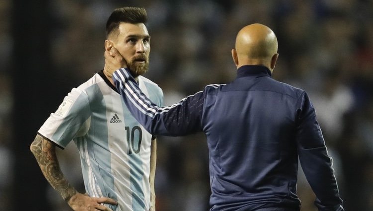 Jorge Sampaoli con Leo Messi