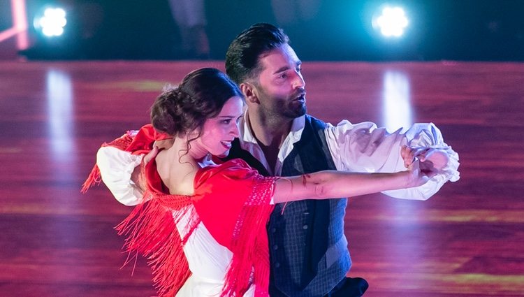 Yana Olina y David Bustamante bailando un pasodoble