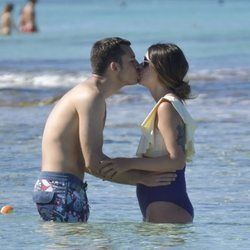 Laura Matamoros y Benji Aparicio disfrutando en Ibiza