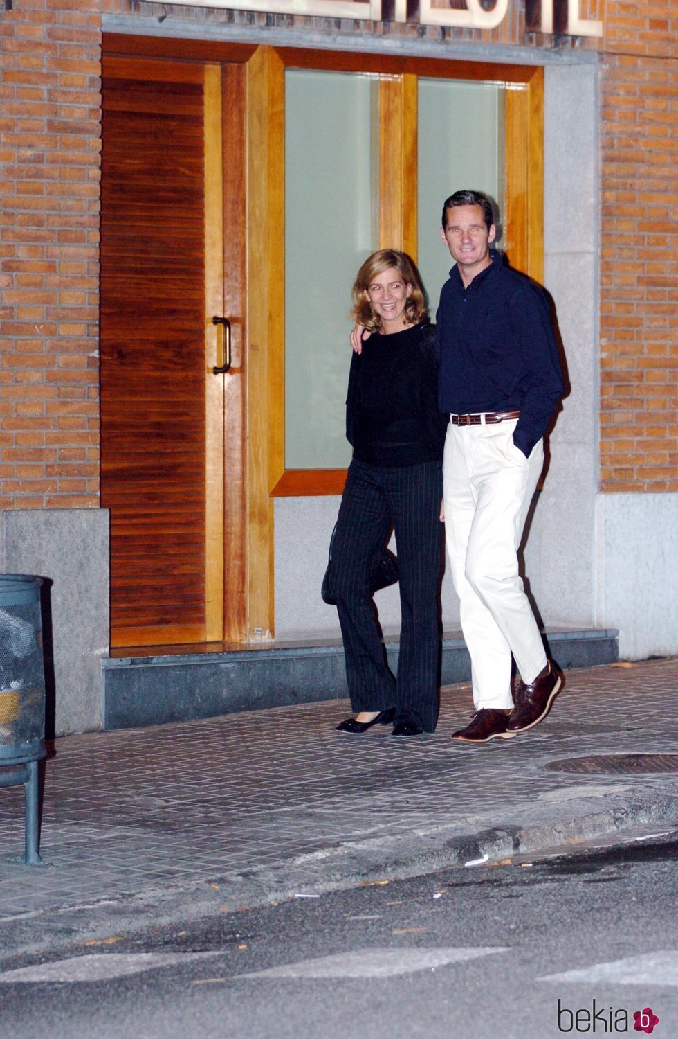 La Infanta Cristina e Iñaki Urdangarin pasean muy enamorados