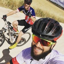 Nacho y Álex Fernández practicando ciclismo