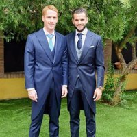 Álex Fernández en su boda acompañado de su hermano, Nacho Fernández