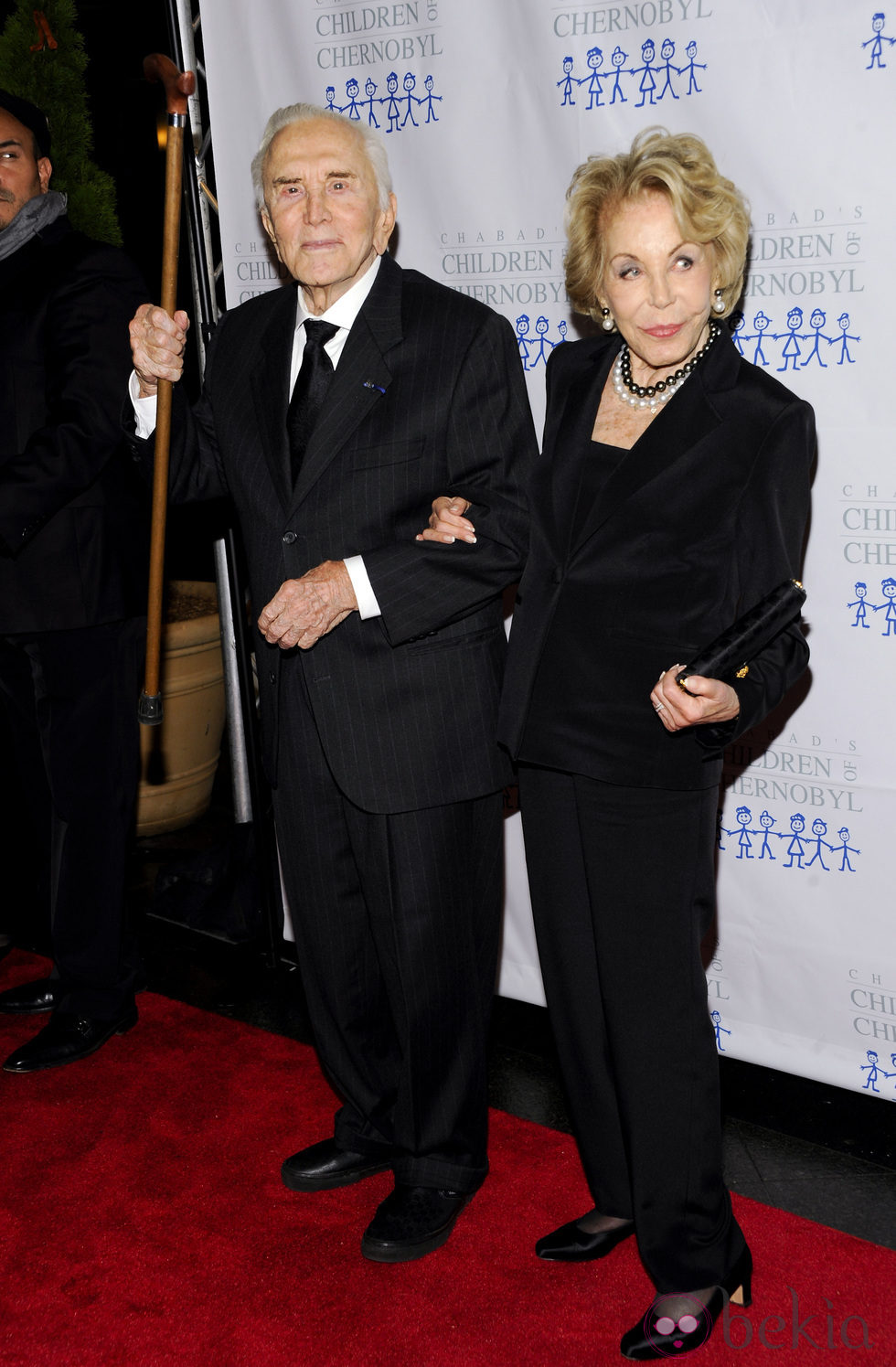 Kirk Douglas y Anne Buydens en la gala 'Children at heart'