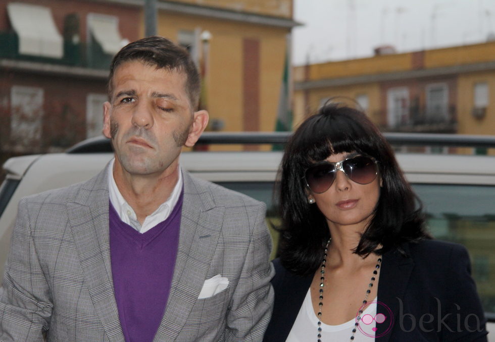 Juan José Padilla y Lidia Cabello en el Hospital Virgen del Rocío