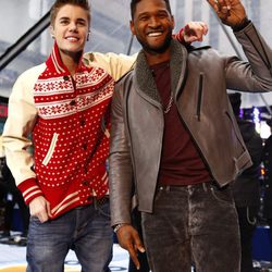 Justin Bieber y Usher actuando en el NBC'S Today show en Nueva York