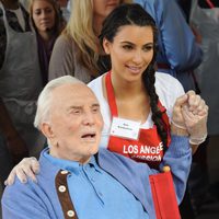 Kirk Douglas y Kim Kardashian en Acción de Gracias