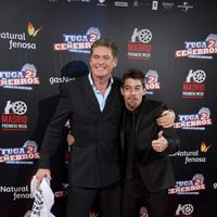 David Hasselhoff y Adrián Lastra en el estreno de 'Fuga de cerebros 2' en la 'Madrid Premiere week'