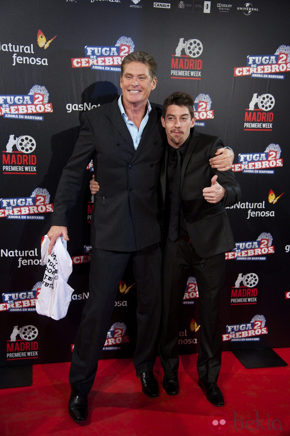 David Hasselhoff y Adrián Lastra en el estreno de 'Fuga de cerebros 2' en la 'Madrid Premiere week'