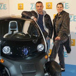 David Delfín y Bimba Bosé en la presentación de un coche eléctrico