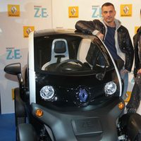 David Delfín y Bimba Bosé en la presentación de un coche eléctrico