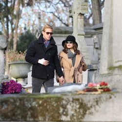 Ryan Gosling y Eva Mendes dan un romántico paseo por París