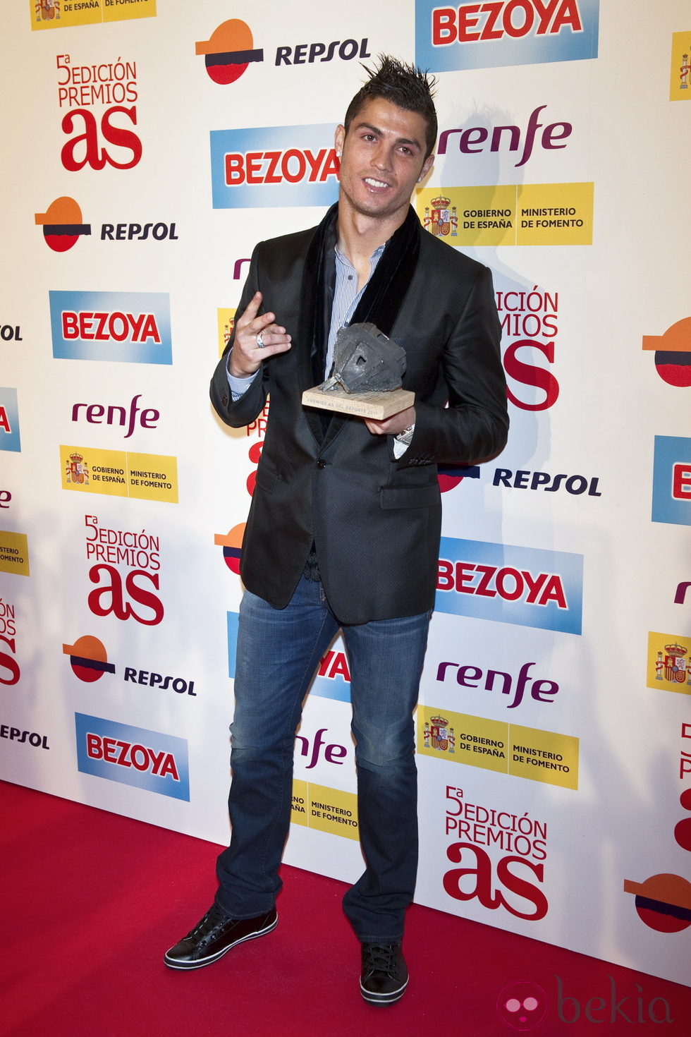 Cristiano Ronaldo recibe el premio AS 2011