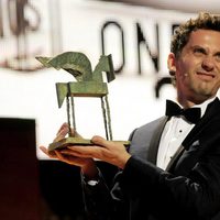 Paco León con su Premio Ondas 2011