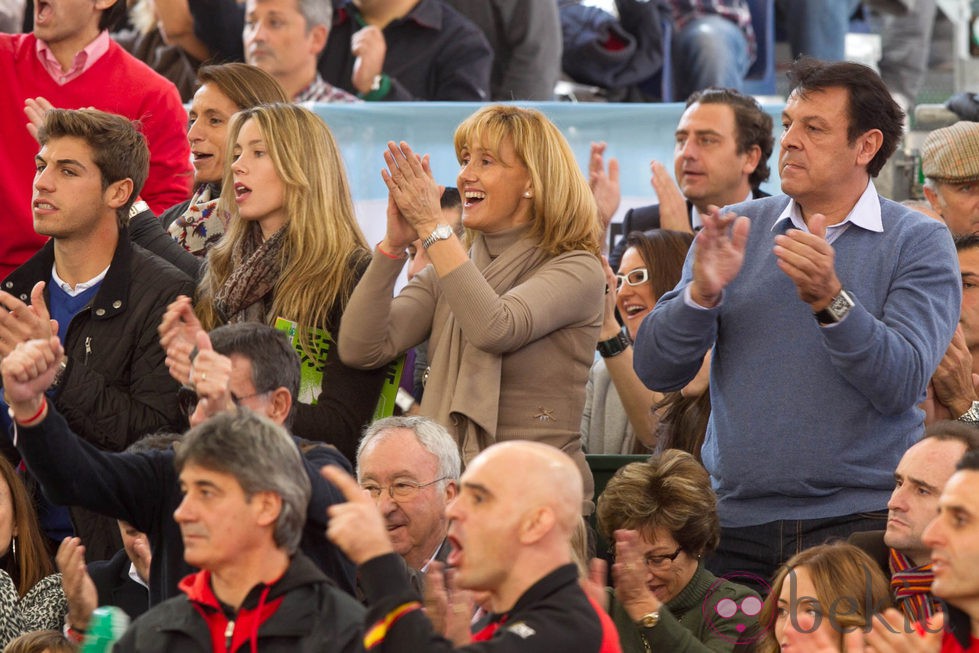 Sebastián y Ana María apoyan a su hijo Rafa Nadal en la Copa Davis