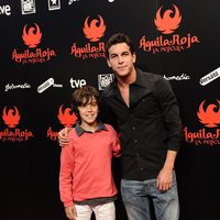 Los hermanos Óscar y Mario Casas