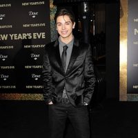 Jake T. Austin en el estreno de 'New Year's Eve' en Los Angeles