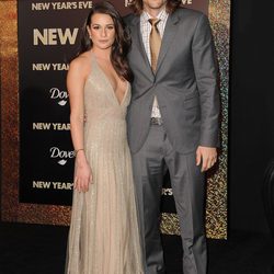 Ashton Kutcher y Lea Michele en el estreno de 'New Year's Eve' en Los Angeles