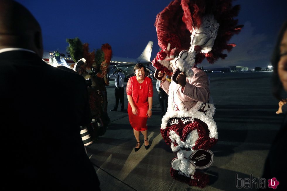 La alcadesa de Nueva Orleans bailando en el recibimiento a los Reyes Felipe y Letizia