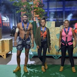 Logan, Raquel Mosquera y Sofía Suescun con los arneses de la prueba de 'Supervivientes 2018'