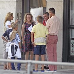 La Infanta Cristina, Iñaki Urdangarin y sus hijos Juan, Pablo y Miguel con Guillermo y Sibilla de Luxemburgo