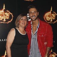 Hugo Paz y su madre, Mercedes Cruz, en la Fiesta Final de 'Supervivientes 2018'