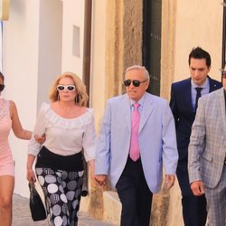 Gloria Camila, José Ortega Cano y otros familiares acudiendo al bautizo de la hija de José Fernando Ortega