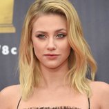 Lili Reinhart en la alfombra roja de los MTV Movie & TV Awards 2018