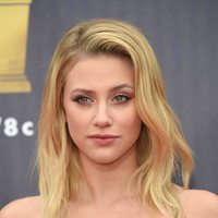 Lili Reinhart en la alfombra roja de los MTV Movie & TV Awards 2018