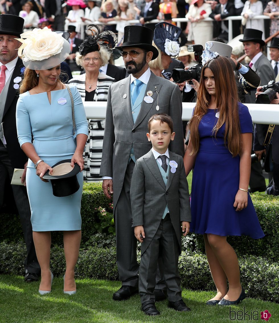 Mohammed bin Rashid Al Maktoum con la Princesa Haya de Jordania e hijos en Ascot 2018