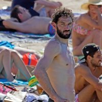 Jorge Garbajosa luciendo torso durante unas vacaciones con su mujer en Ibiza